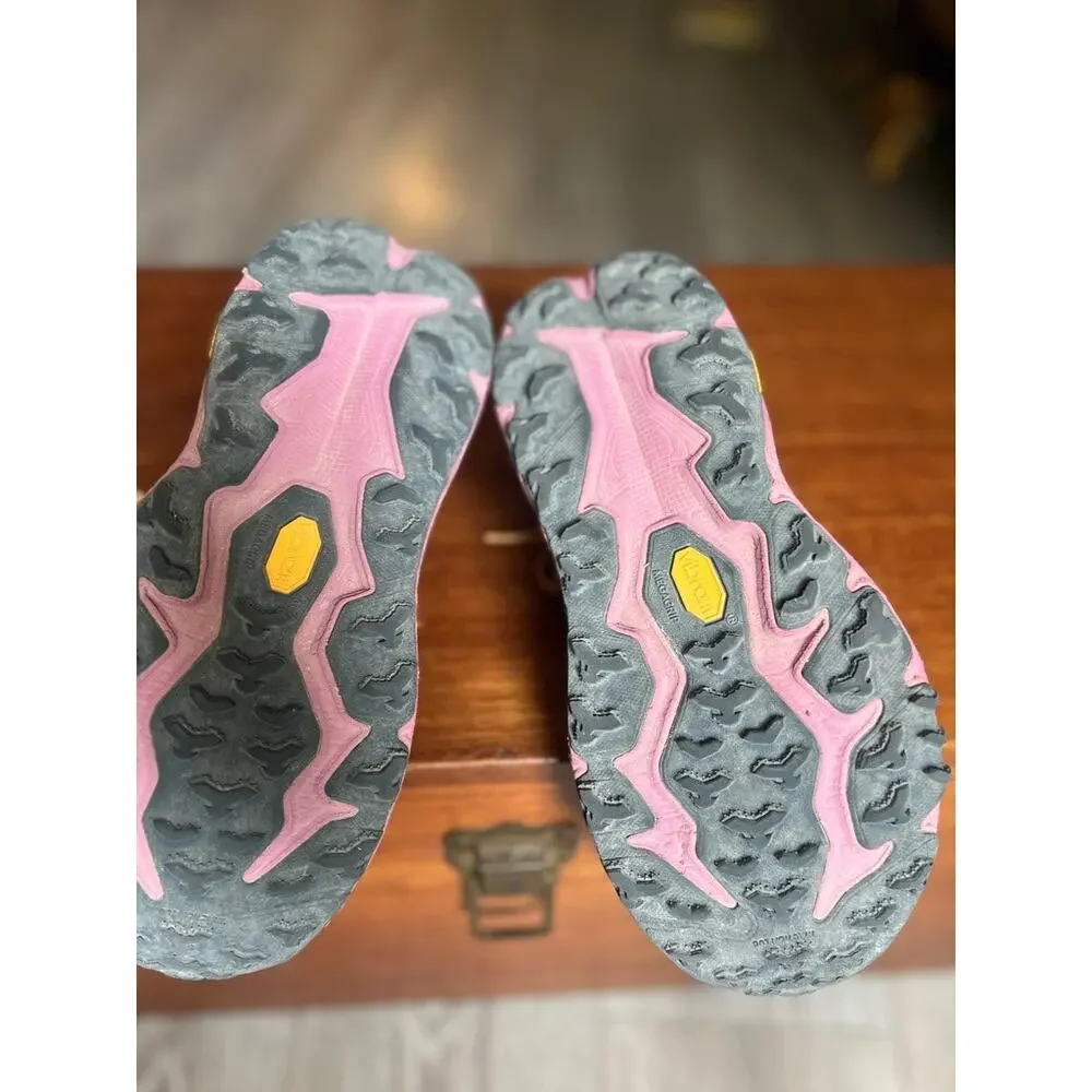 Hoka Speedgoat 6 Womens 8B